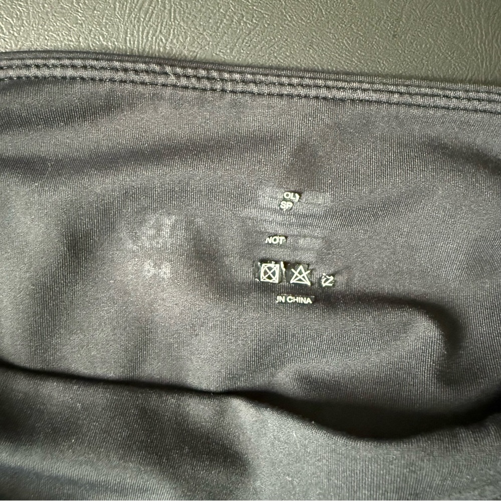 Zyia black leggings with pockets size 6-8 (medium) - Picture 6 of 6